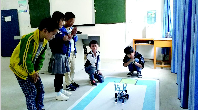 厉害！巴中11岁小学生能独立编程设计机器人