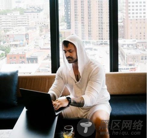 Martin Vassilev靠YouTube视频刷量赚了几十万美元