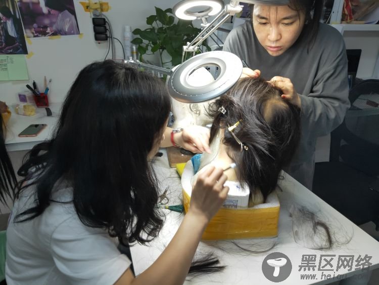 记者探访东方影都末那特效工作室 揭秘《寻龙诀》《封神三部曲》里妖怪和神兽打造过程