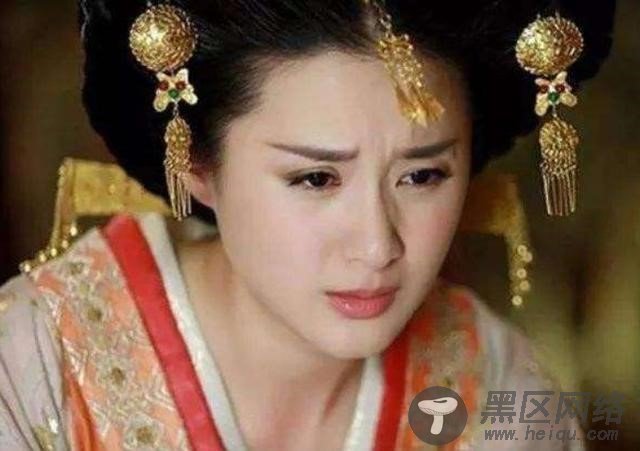 赵小棠上《极限挑战6》，单独撑伞被指不敬业，