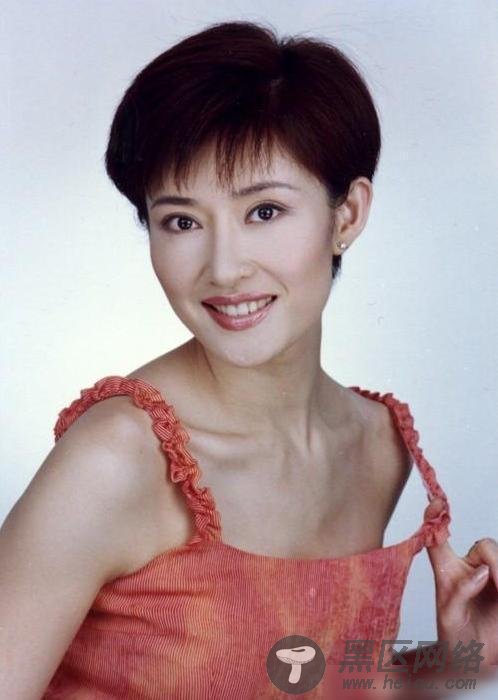 她一年拒演50部戏，一度红过宋丹丹，却因太敬业