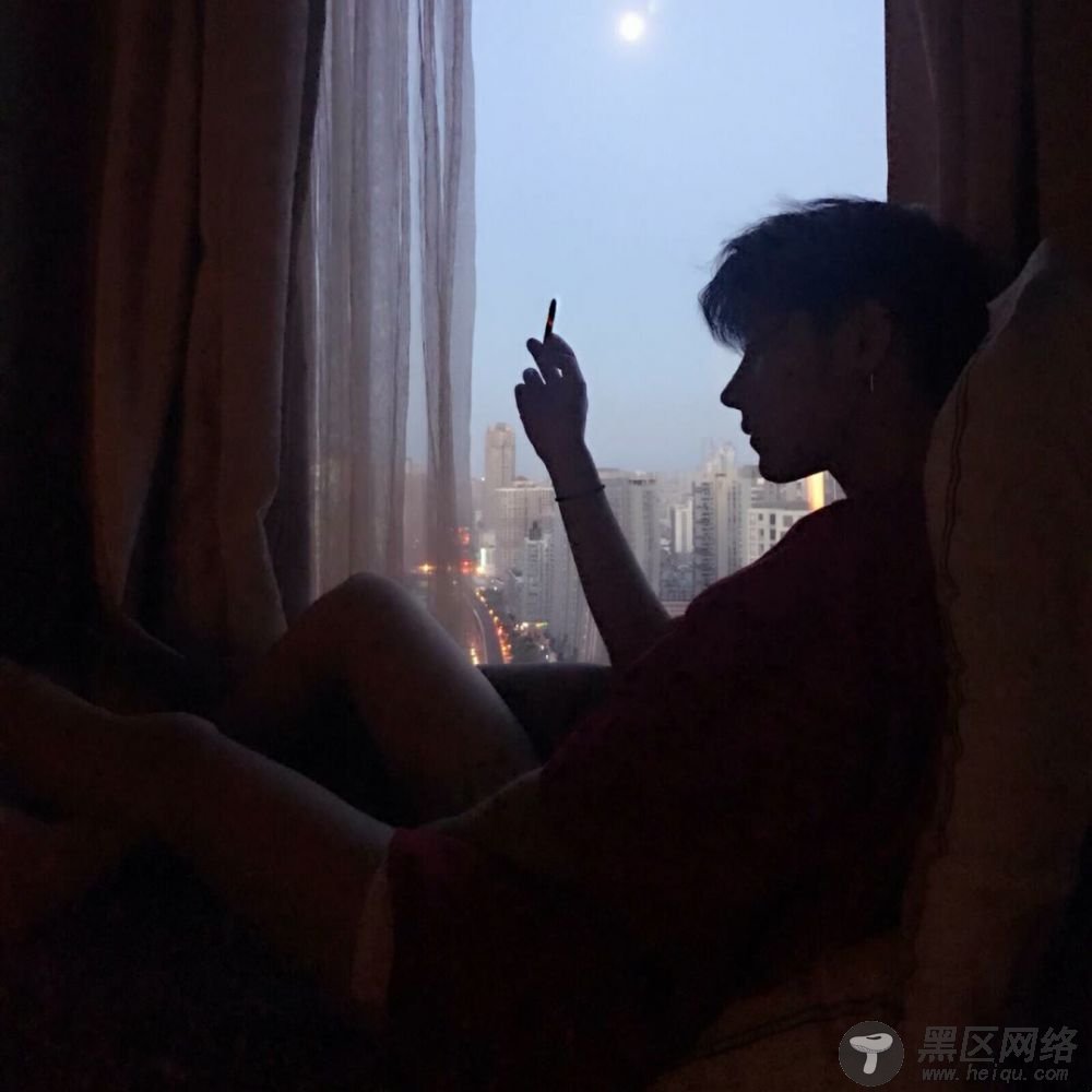 男生好看头像 “谢谢你的突如其来 关辉了我整个