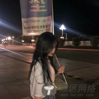 甜美女生背影头像 “成年人的世界平时都是面无