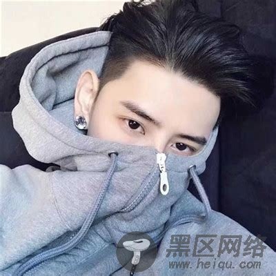 最新男生头像高冷帅哥 卸下包袱的人才能走的更
