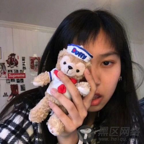 女生头像 “我也有诗和远方 只不过是很烂的远方