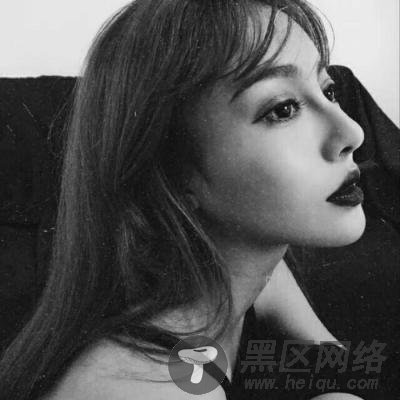 女生黑白头像霸气御姐2020 有时候笑容只是个表情