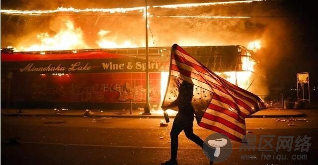 “帝国毁灭者”戈尔巴乔夫，曾亲手瓦解苏联，预言美国有同样下场