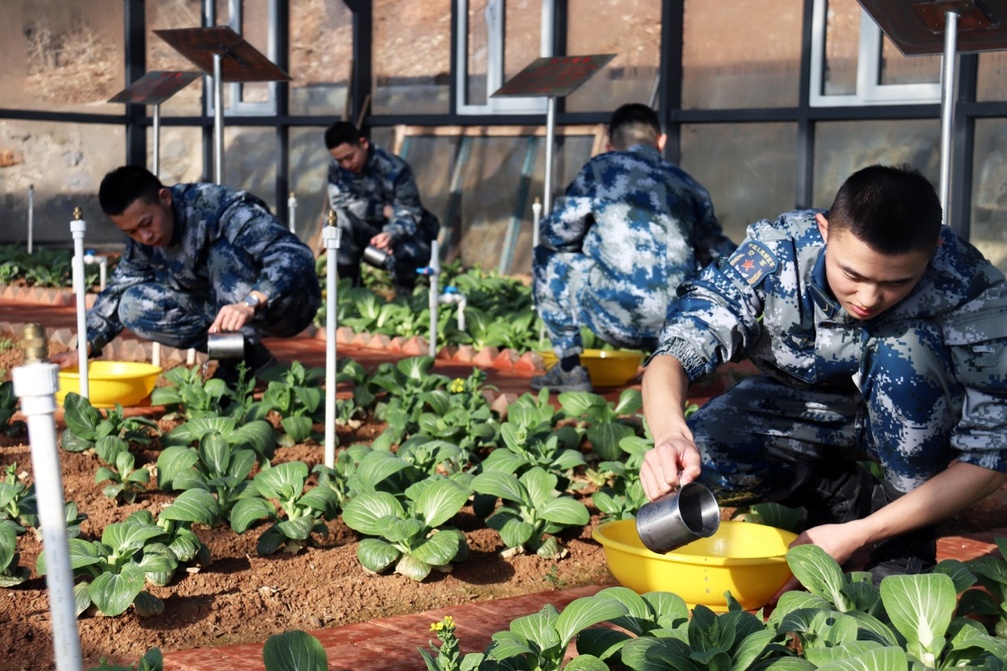 永不生�的鋼釘︰走近海島雷達兵心中的“紅色