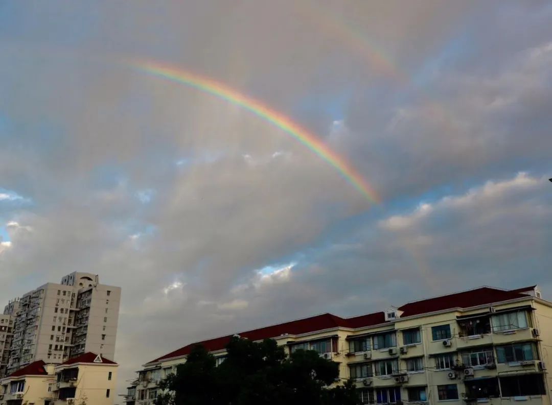 上海今晨出现美丽的双彩虹！你看到了吗？一大