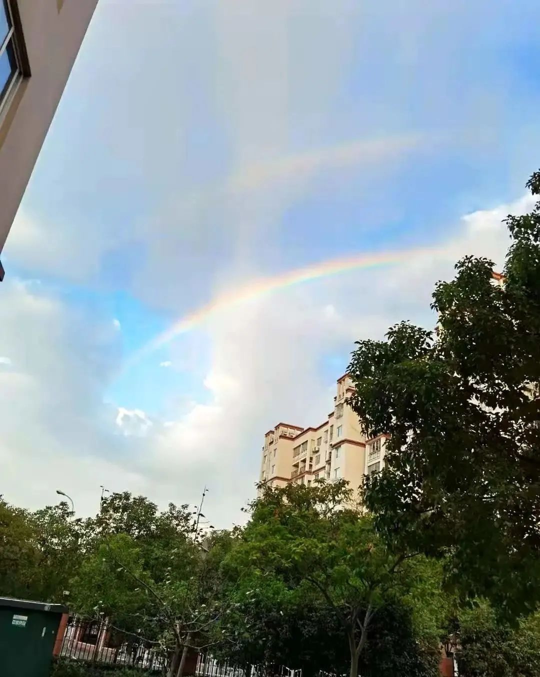 上海今晨出现美丽的双彩虹！你看到了吗？一大