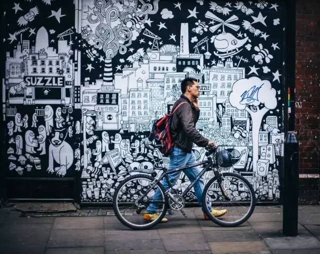 港漂：只配在香港做一个洋气的“打工狗”！-激流网