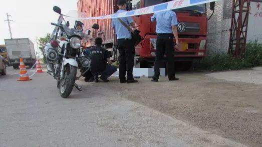 湛江司机开夜车，清早发现车头多了一滩血，当